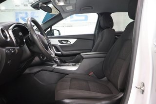 Chevrolet Blazer  2021 à Montréal, Québec - 2 - w320h240px