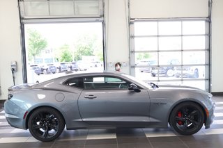 Chevrolet Camaro  2022 à Montréal, Québec - 21 - w320h240px