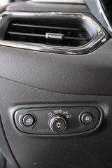Chevrolet Equinox  2023 à Montréal, Québec - 17 - w320h240px