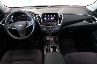 Chevrolet Malibu  2024 à Montréal, Québec - 3 - w320h240px