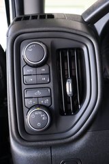Chevrolet Silverado 1500  2021 à Montréal, Québec - 15 - w320h240px