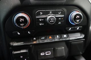 Chevrolet Silverado 1500  2021 à Montréal, Québec - 15 - w320h240px