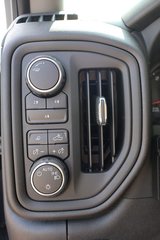 Chevrolet SILVERADO 2500 HD  2025 à Montréal, Québec - 13 - w320h240px