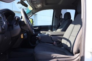 Chevrolet Silverado 3500HD Work Truck DOUBLE ROUE CERTIFIÉ INSPECTÉ DIESEL 2022 à Montréal, Québec - 2 - w320h240px