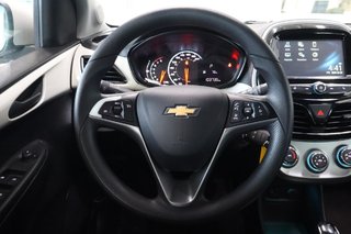 Chevrolet Spark  2017 à Montréal, Québec - 10 - w320h240px