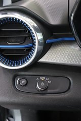 2024 Chevrolet Trax in Montreal, Quebec - 17 - w320h240px