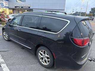 Chrysler Pacifica  2017 à Montréal, Québec - 2 - w320h240px
