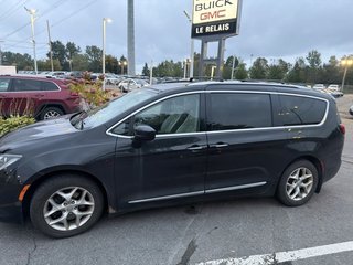 Chrysler Pacifica  2017 à Montréal, Québec - 3 - w320h240px