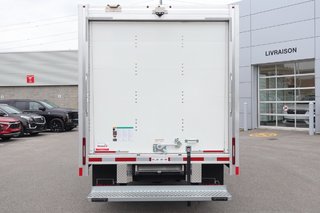 2026 GMC Savana Cutaway 3500 in Montreal, Quebec - 16 - w320h240px