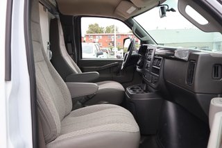 2026 GMC Savana Cutaway 3500 in Montreal, Quebec - 3 - w320h240px