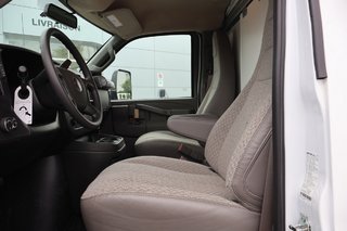 2026 GMC Savana Cutaway 3500 in Montreal, Quebec - 2 - w320h240px