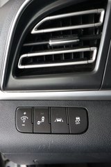 2020 Hyundai Elantra in Montreal, Quebec - 19 - w320h240px