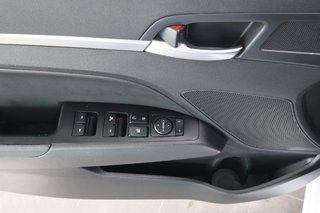 2020 Hyundai Elantra in Montreal, Quebec - 20 - w320h240px