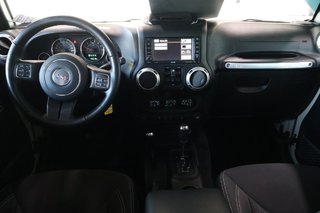 Jeep Wrangler Unlimited Sahara 2 TOITS CERTIFIÉ INSPECTÉ AUTOMATIQUE 2017 à Montréal, Québec - 3 - w320h240px