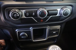 2018 Jeep Wrangler in Montreal, Quebec - 12 - w320h240px