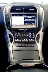 2018 Lincoln MKX in Montreal, Quebec - 5 - w320h240px