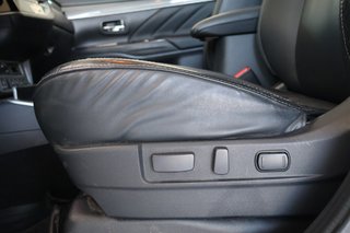 2020 Mitsubishi OUTLANDER PHEV in Montreal, Quebec - 7 - w320h240px