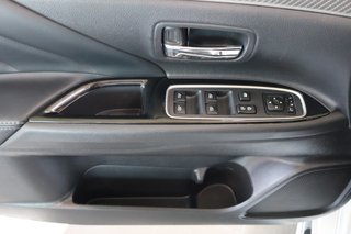 2020 Mitsubishi OUTLANDER PHEV in Montreal, Quebec - 22 - w320h240px