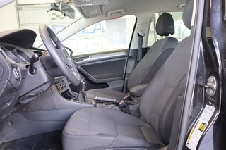 2017 Volkswagen Golf in Montreal, Quebec - 2 - w320h240px