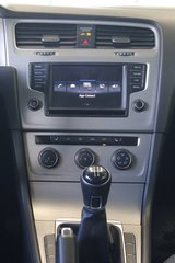2017 Volkswagen Golf in Montreal, Quebec - 5 - w320h240px
