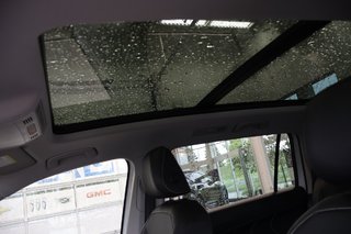 2022 Volkswagen Tiguan in Montreal, Quebec - 6 - w320h240px