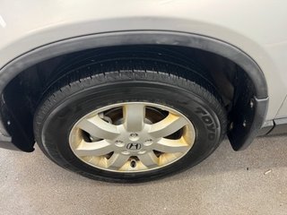 2011 Honda CR-V LX in L'Étang-du-Nord, Quebec - 4 - w320h240px