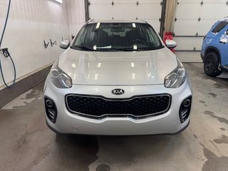 Kia Sportage  2017 à L'Étang-du-Nord, Québec - 2 - w320h240px
