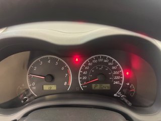 Toyota Corolla  2013 à L'Étang-du-Nord, Québec - 6 - w320h240px