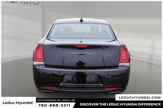 2022 Chrysler 300 Touring L in Leduc, Alberta - 3 - w320h240px