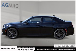 2023 Chrysler 300 Touring in Leduc, Alberta - 5 - w320h240px