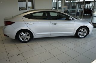 2020  Elantra Preferred w/Sun & Safety Package in Leduc, Alberta - 3 - w320h240px