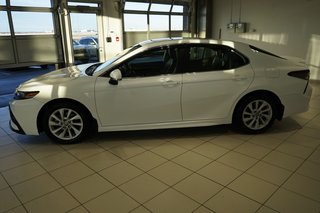 2022  Camry SE in Leduc, Alberta - 2 - w320h240px