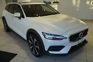 2022 Volvo V60 Cross Country BASE in Leduc, Alberta - 6 - w320h240px