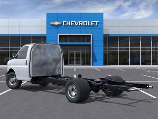 Chevrolet Express Cutaway 4500  2025 à Mont-Tremblant, Québec - 3 - w320h240px