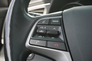 2018 Hyundai Elantra GL SE|MOONROOF|B/SPOT|FRONT HEATED SEATS|CARPLAY in Ajax, Ontario at Lakeridge Auto Gallery - 3 - w320h240px