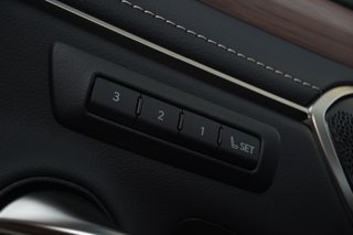 2025 Lexus ES 300h ULTRA LUXURY|M/LEVINSON|HUD|WIRELESS|MOONROOF in Ajax, Ontario at Lexus of Lakeridge - 3 - w320h240px