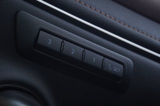 2025 Lexus ES 300h PREMIUM|H/V FRONT SEATS|NAVI|WIRELESS|CARPLAY in Ajax, Ontario at Lakeridge Auto Gallery - 3 - w320h240px