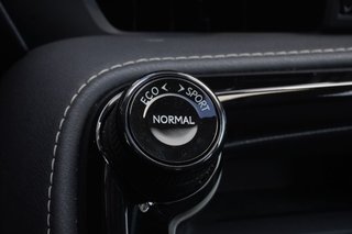 2025 Lexus NX 350h PREMIUM|MOONROOF|AMBIENT|H/V FRONT SEATS in Ajax, Ontario at Lexus of Lakeridge - 6 - w320h240px