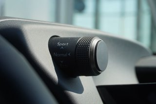 2025 Lexus UX 300h PREMIUM|BLINDSPOT|MOONROOF|H/STEERING in Ajax, Ontario at Lexus of Lakeridge - 6 - w320h240px