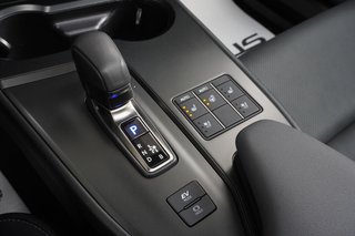 2025 Lexus UX 300h F SPORT DESIGN|MOONROOF|H/V FRONT SEATS in Ajax, Ontario at Lexus of Lakeridge - 6 - w320h240px