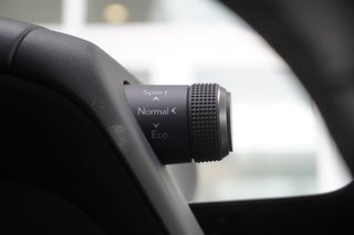 2024 Lexus UX 250h AWD PREMIUM|H/V FRONT SEATS|CARPLAY|MOONROOF in Ajax, Ontario at Lexus of Lakeridge - 4 - w320h240px