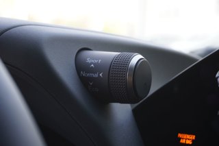 2025 Lexus UX 300h LUXURY|12.3 DISPLAY|NAVI|HUD|WIRELESS|SUNROOF in Ajax, Ontario at Lexus of Lakeridge - 5 - w320h240px