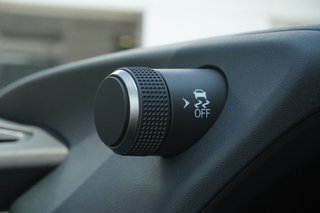 2025 Lexus UX 300h LUXURY|HUD|12.3 DISPLAY|WIRELESS|CARPLAY in Ajax, Ontario at Lakeridge Auto Gallery - 5 - w320h240px