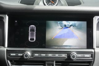 2020 Porsche Macan |PANORAMIC|NAVI|CARPLAY|HEATED FRONT SEATS in Ajax, Ontario at Lexus of Lakeridge - 4 - w320h240px
