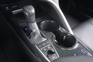 2019 Toyota Camry Hybrid SE|MOONROOF|HEATED FRONT SEATS|CARPLAY in Ajax, Ontario at Lexus of Lakeridge - 5 - w320h240px
