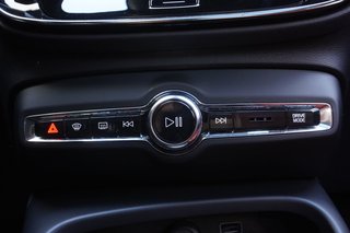 2020 Volvo XC40 T5 AWD MOMEMNTUM|NAVI|PANORAMIC|H/STEERING|CARPLAY in Ajax, Ontario at Lexus of Lakeridge - 6 - w320h240px