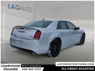 2022 Chrysler 300 S in Lloydminster, Saskatchewan - 5 - w320h240px
