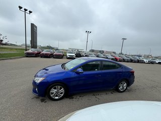 2020  Elantra Preferred w/Sun & Safety Package in Lloydminster, Saskatchewan - 4 - w320h240px