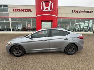 2017  Elantra LE in Lloydminster, Saskatchewan - 2 - w320h240px