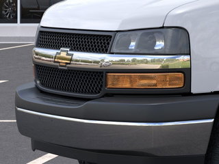 2025 Chevrolet EXPRESS CUTAWAY 3500 in Saint-Hyacinthe, Quebec - 13 - w320h240px